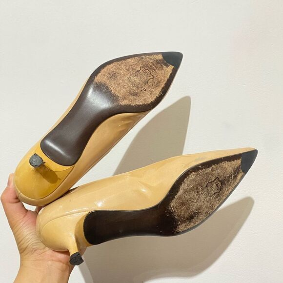 Stuart Weitzman Patent Leather Pointed Toe Pumps Size 8 - Picture 4 of 7